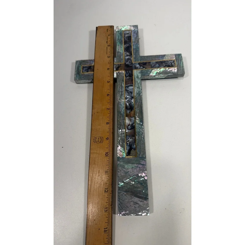 Unbranded wall cross